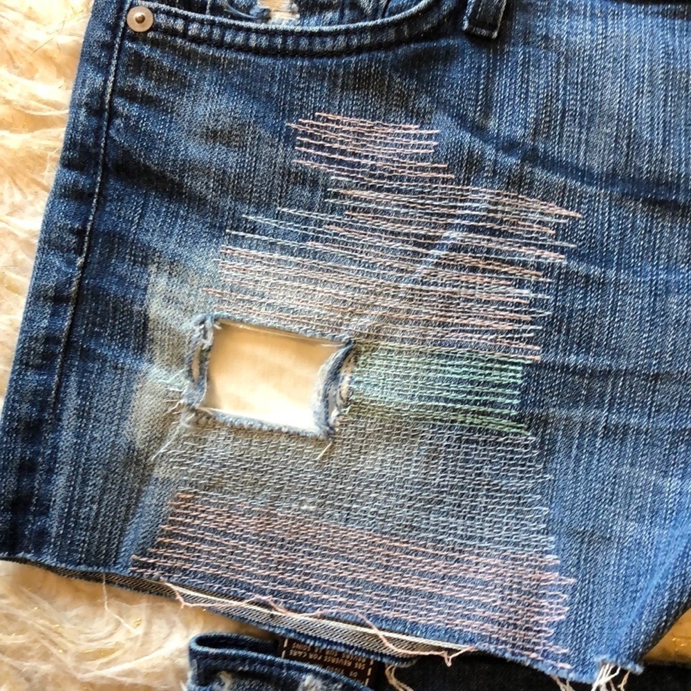 NEW 7 For All Mankind Josefina Cutoff Denim Blue Jean Shorts Distressed Frayed - Picture 6 of 8